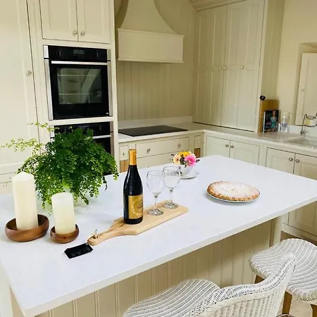 Holiday home The Granary, Luxuriously Restored Barn On A Farm Thurles
