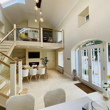 Holiday home The Granary, Luxuriously Restored Barn On A Farm