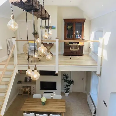 The Granary, Luxuriously Restored Barn On A Farm * Thurles