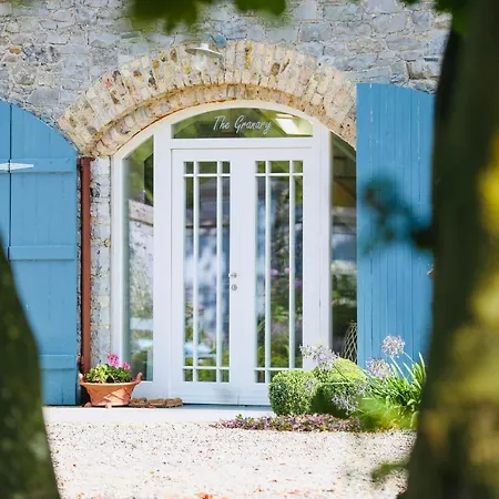 The Granary, Luxuriously Restored Barn On A Farm Holiday home *