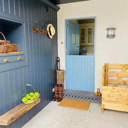 Holiday home The Granary, Luxuriously Restored Barn On A Farm