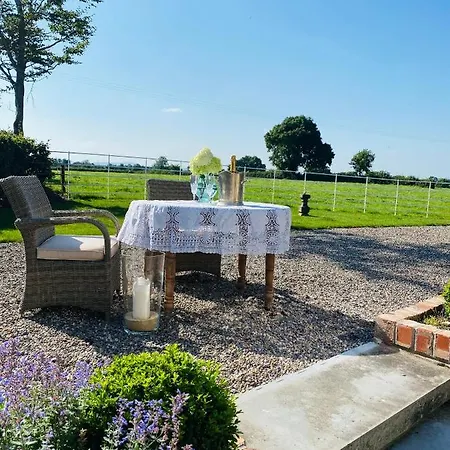 The Granary, Luxuriously Restored Barn On A Farm